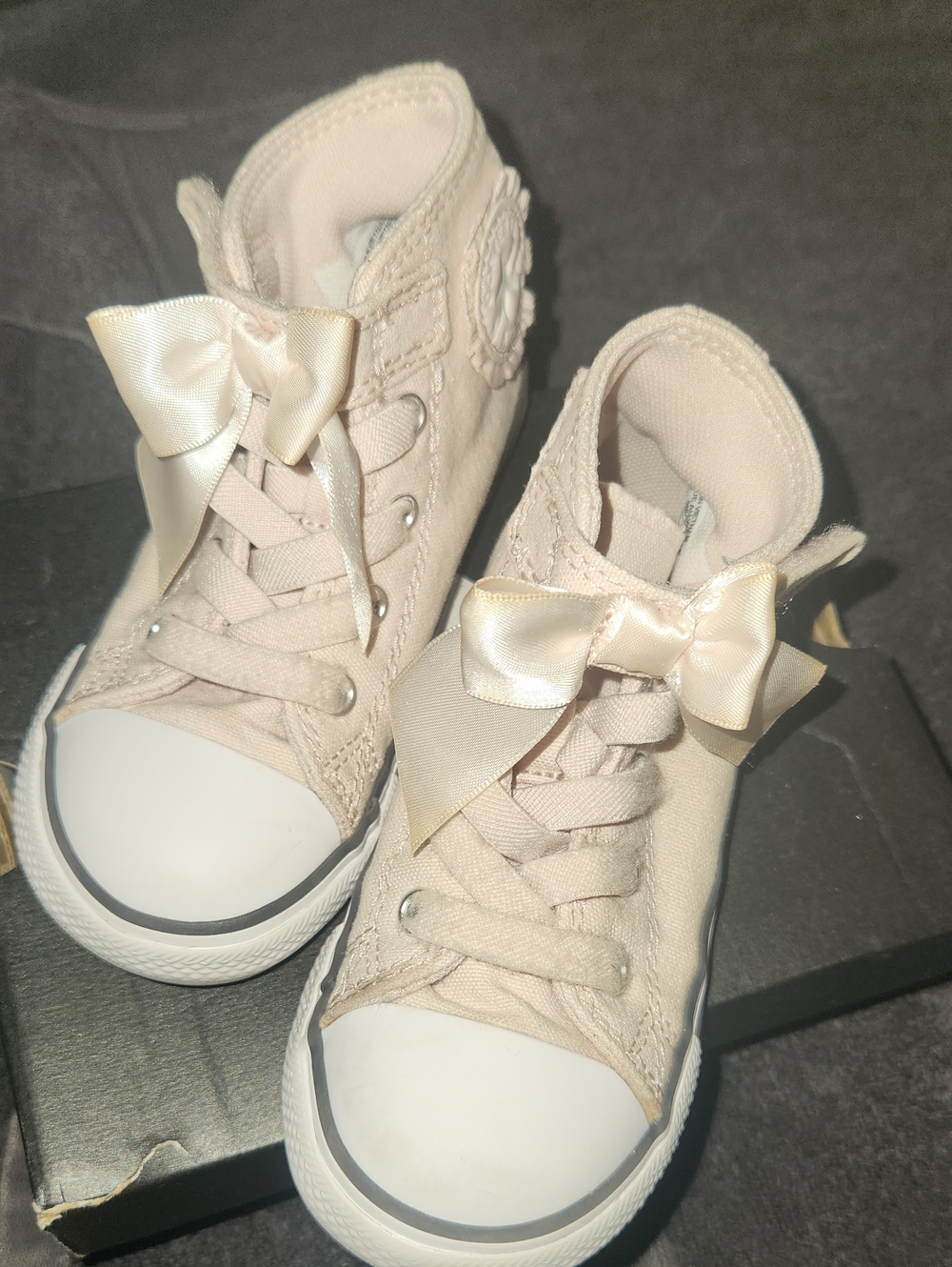 Converse Kids Cream High-Top Sneakers with Satin Bows